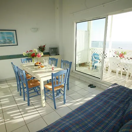 With A View On The Pool Or Near Boyard * פוראס