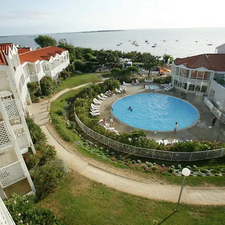 דירה With A View On The Pool Or Near Boyard *