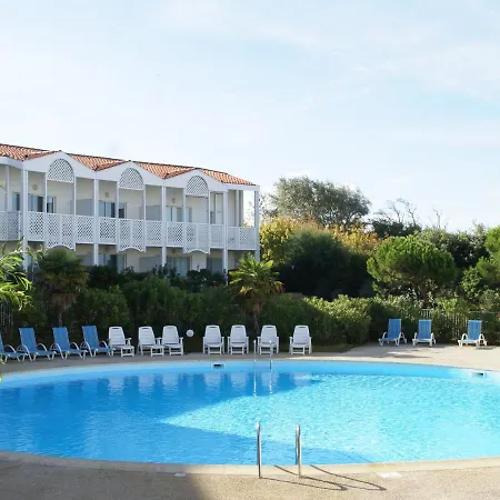 With A View On The Pool Or Near Boyard פוראס