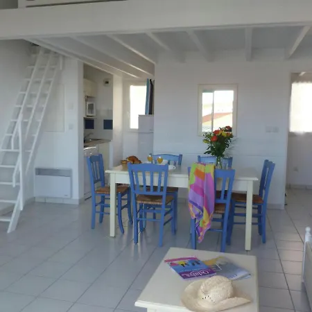 With A View On The Pool Or Near Boyard *